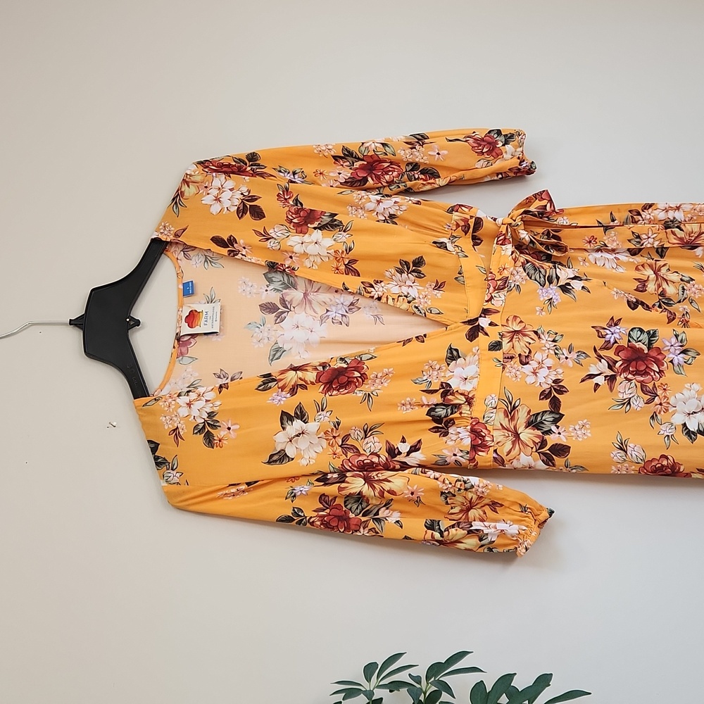 SALE FARM Rio wrap dress size S. 3/4 sleeve.☀️.